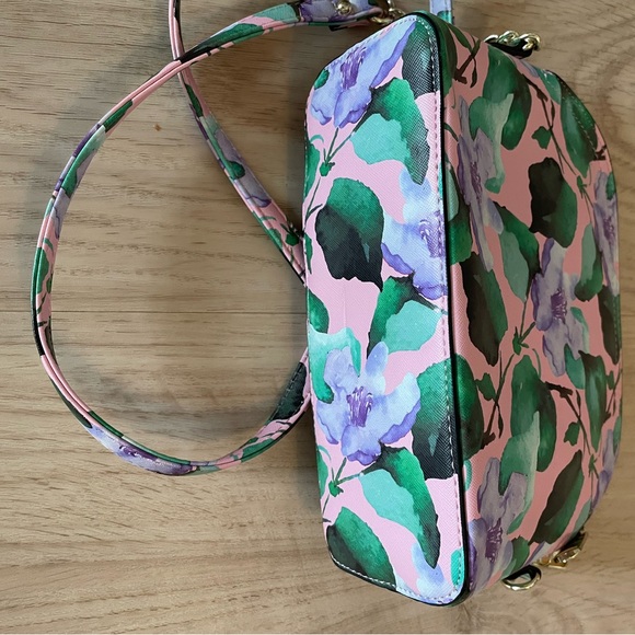 Steve Maden floral purse with gold tone hardware - Picture 9 of 11